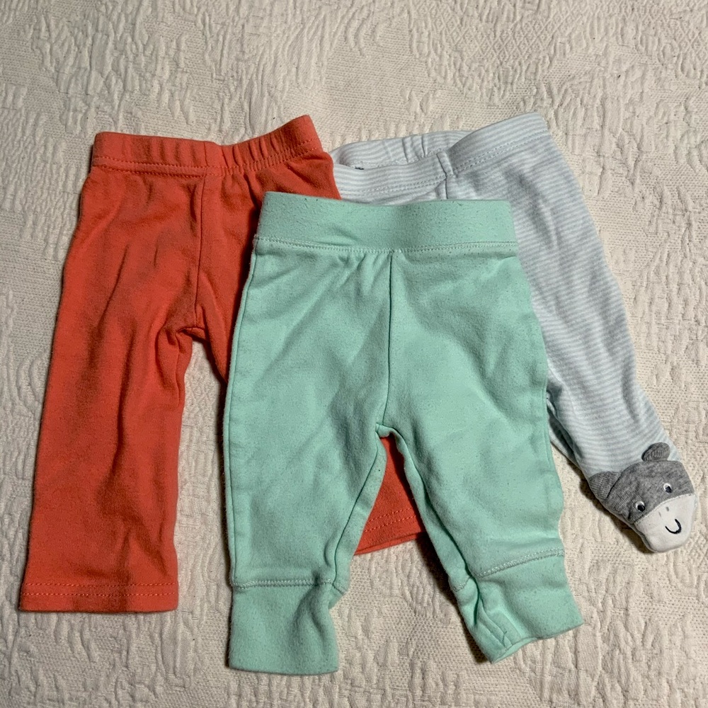Set of three essential bottoms for baby